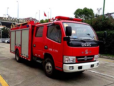 2噸東風多利卡水罐消防車